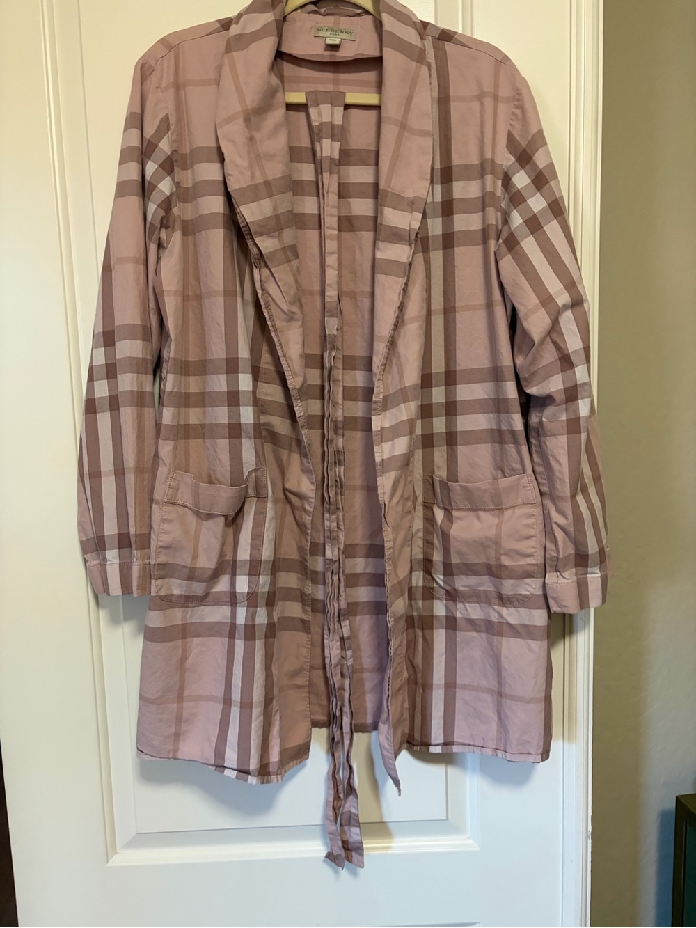 💗😴 Authentic Burberry Classic Pink Plaid Tie-Waist Short Robe Loungewear 🥱💗